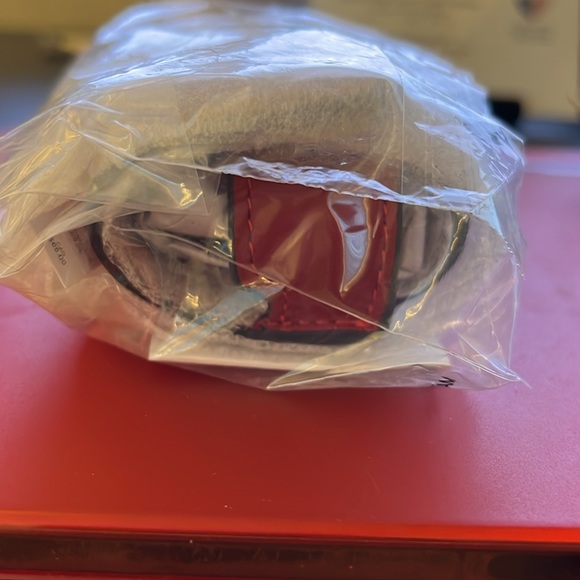 NWT Coach Large Wireless Earbud Case - Picture 4 of 5